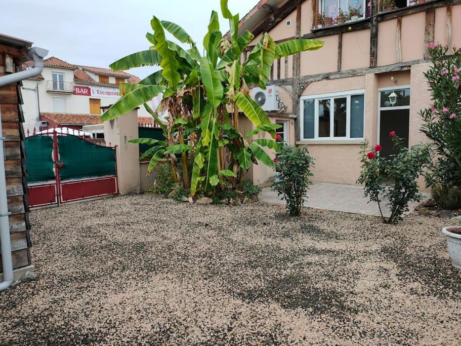 Meuble 3 Etoiles Dans Un Petit Village Du Gers Villecomtal-Sur-Arros Esterno foto