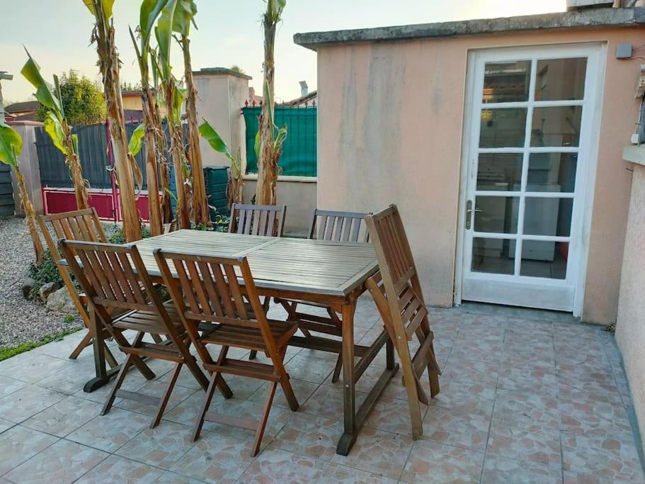 Meuble 3 Etoiles Dans Un Petit Village Du Gers Villecomtal-Sur-Arros Esterno foto