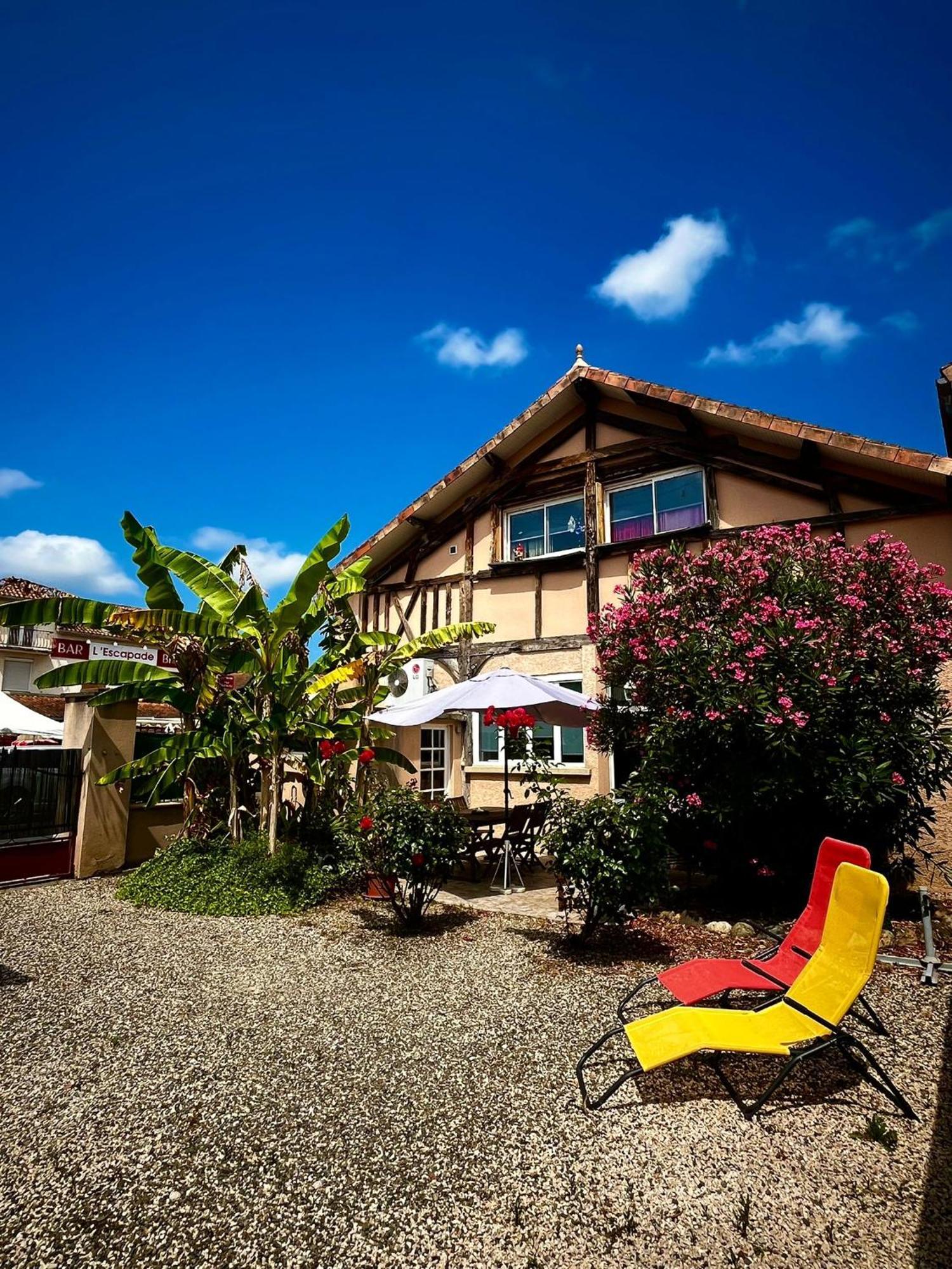Meuble 3 Etoiles Dans Un Petit Village Du Gers Villecomtal-Sur-Arros Esterno foto